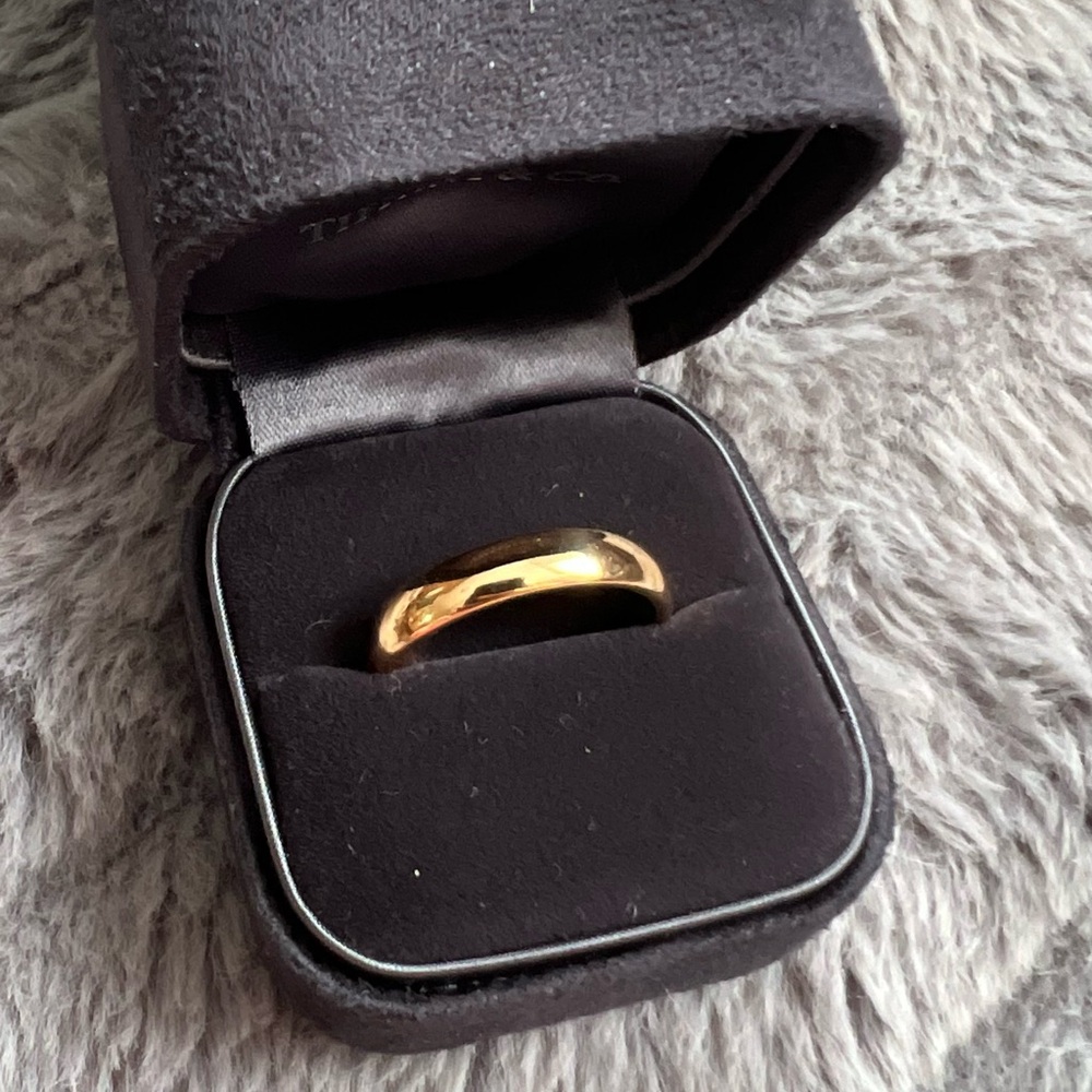 Tiffany & Co. Men’s Wedding Band 18k Gold